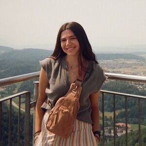 Meet your Posher, Julia